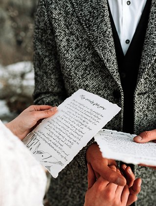 Image 22 - Boho Winter Romance on the edge of the world – Papigo Alps Elopement in Styled Shoots.