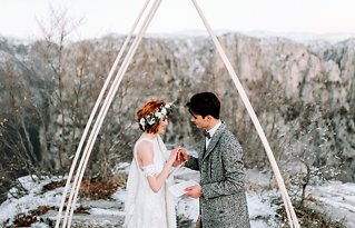 Image 26 - Boho Winter Romance on the edge of the world – Papigo Alps Elopement in Styled Shoots.