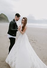 Image 17 - Bohemian Elopement with spring florals on the Oregon Coast in Bridal Fashion.